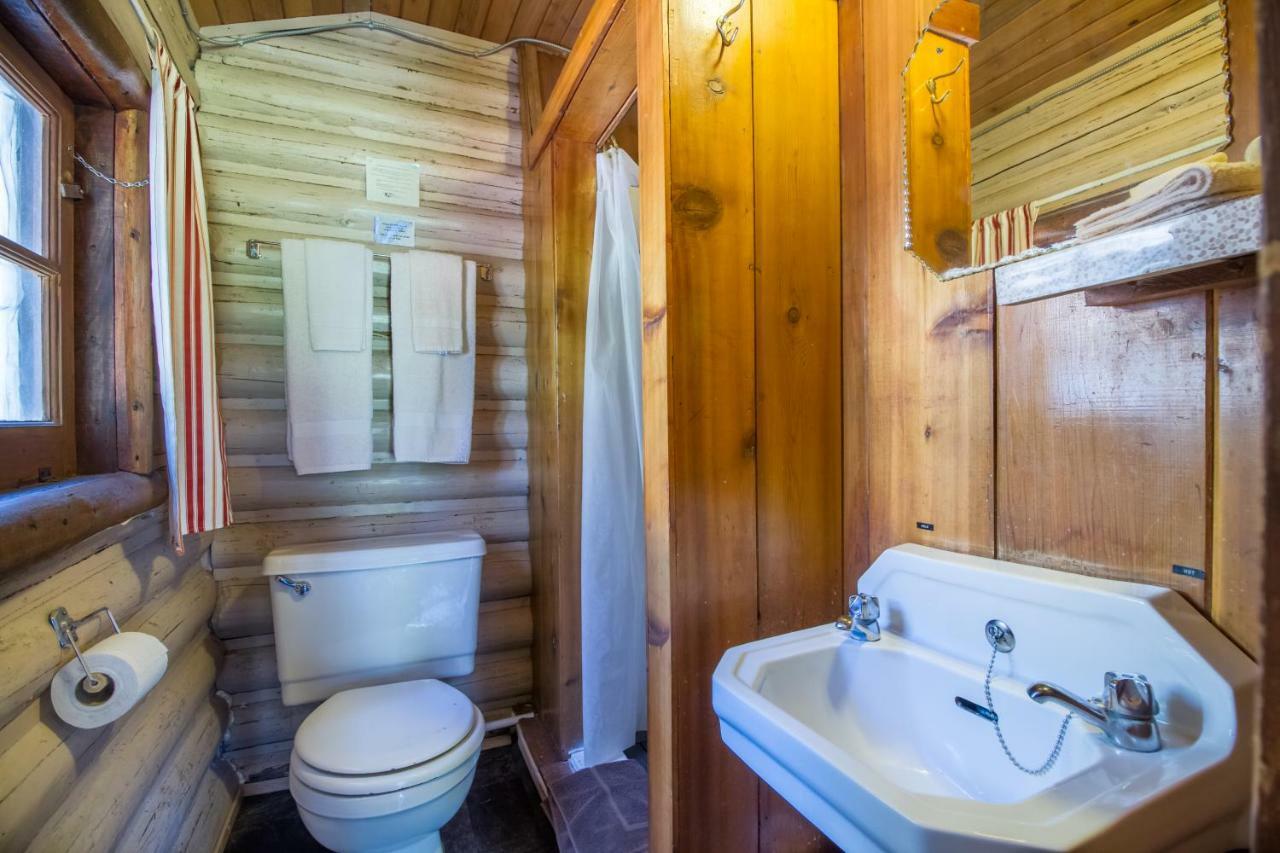 Kootenay Park Lodge Vermillion Crossing Extérieur photo