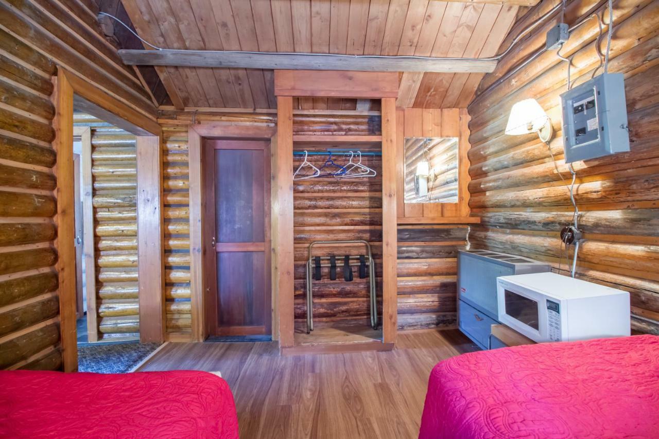 Kootenay Park Lodge Vermillion Crossing Extérieur photo